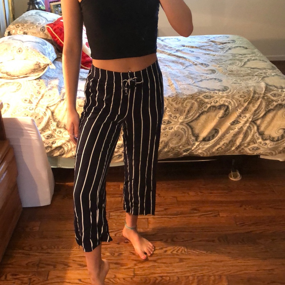 PacSun Cropped pants